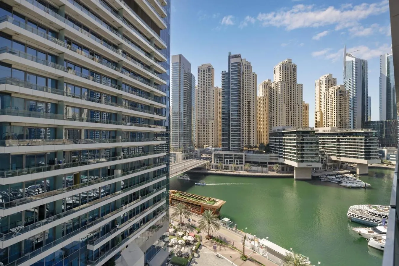 Apartment Luxury Studio In Dubai Marina With Canal Views