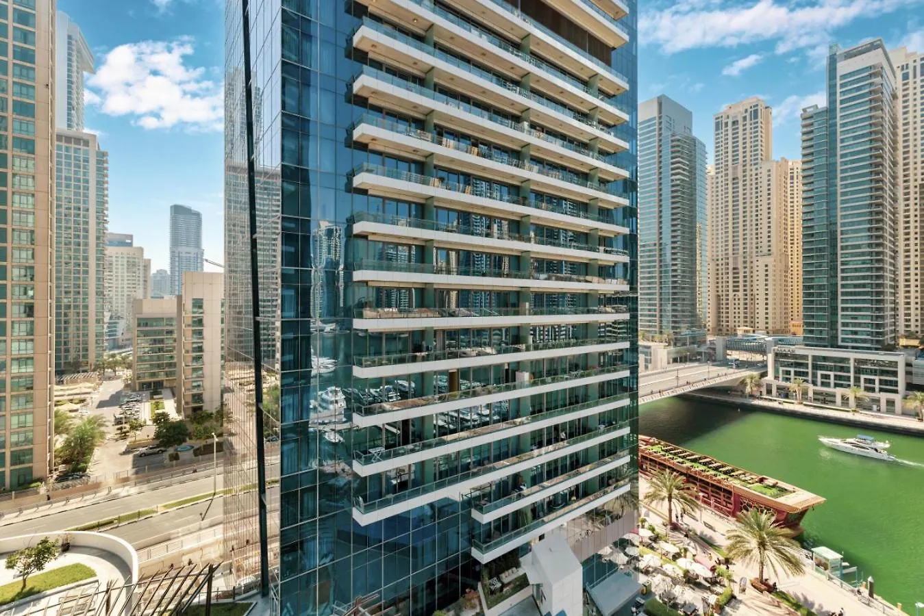 Luxury Studio In Dubai Marina With Canal Views