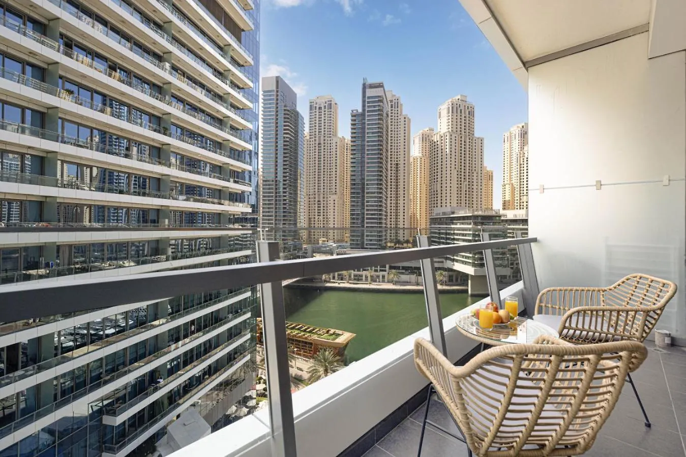 Luxury Studio In Dubai Marina With Canal Views Förenade Arabemiraten